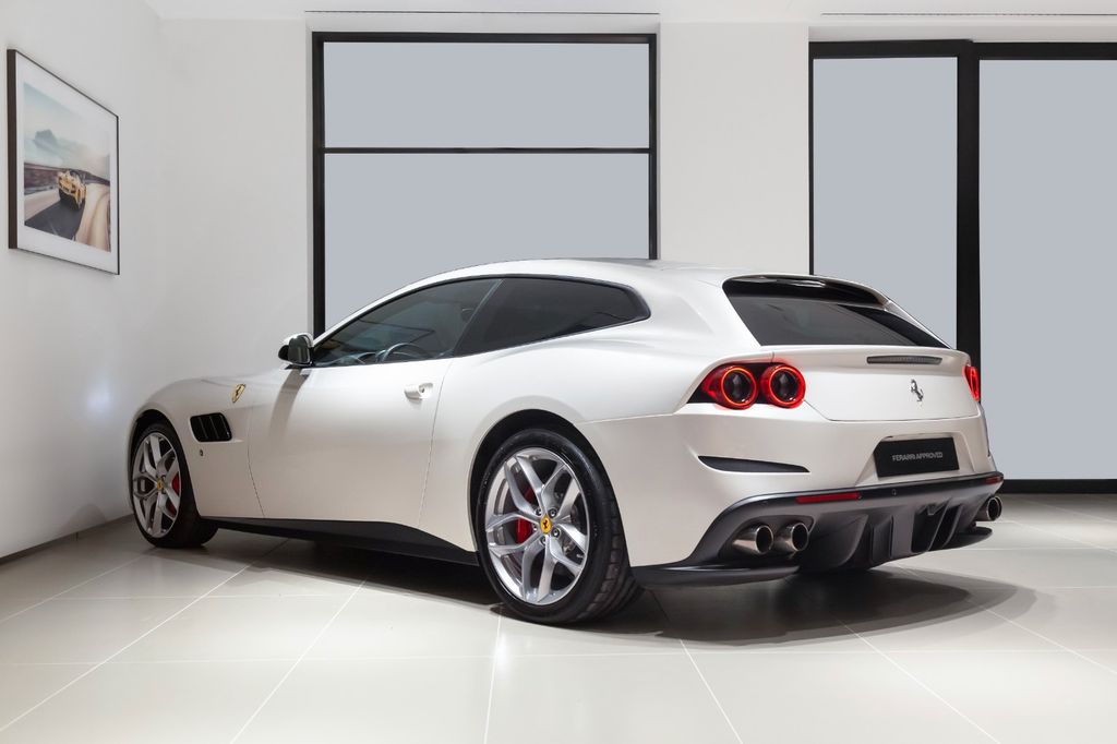 Ferrari GTC4Lusso 2019