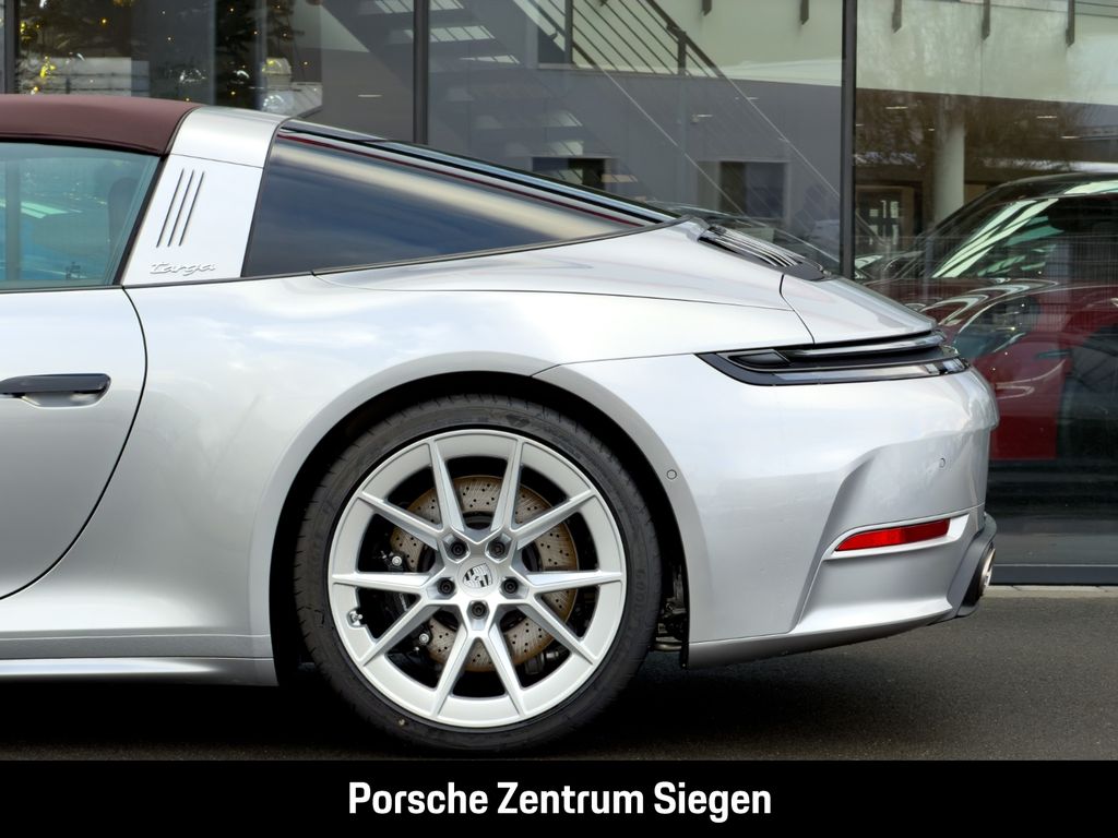 Porsche 992 2025