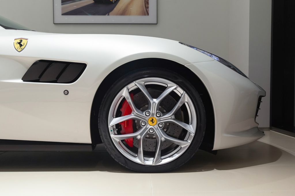 Ferrari GTC4Lusso 2019