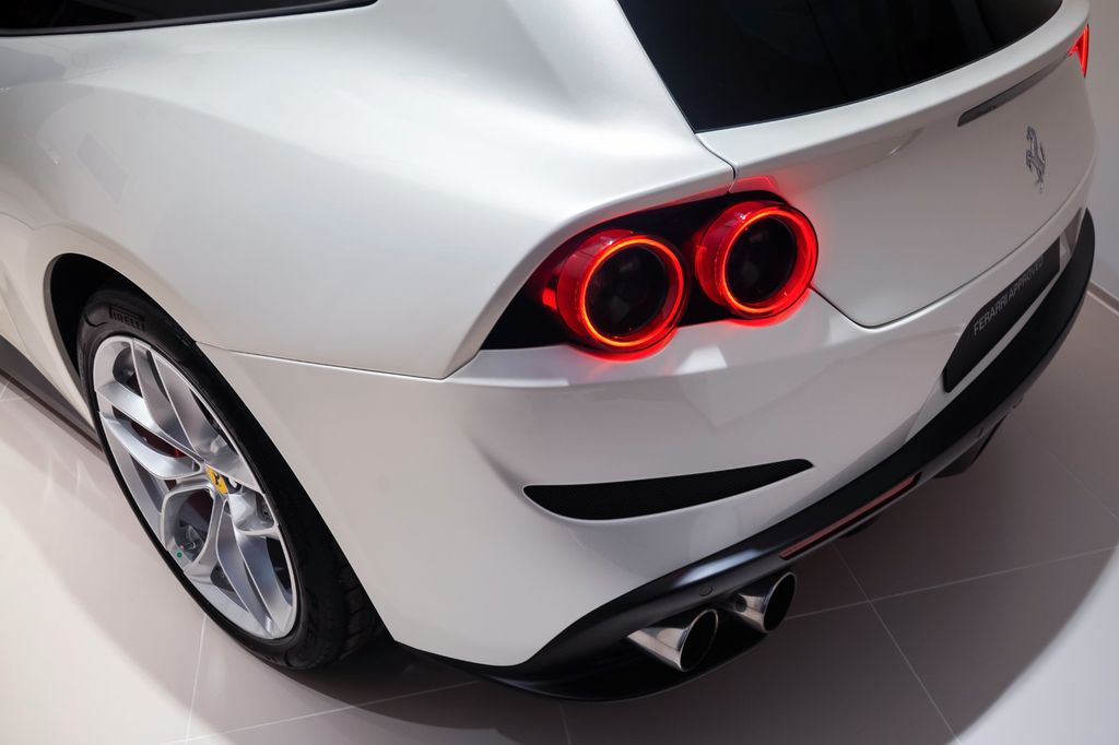 Ferrari GTC4Lusso 2019