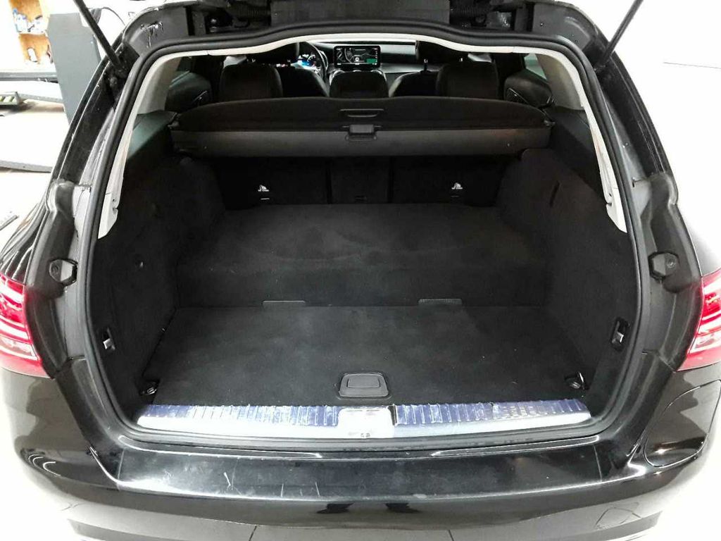 Mercedes-Benz C 300 2021