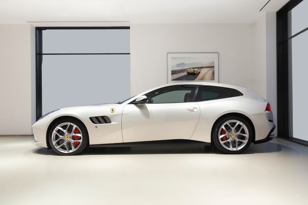 Ferrari GTC4Lusso 2019