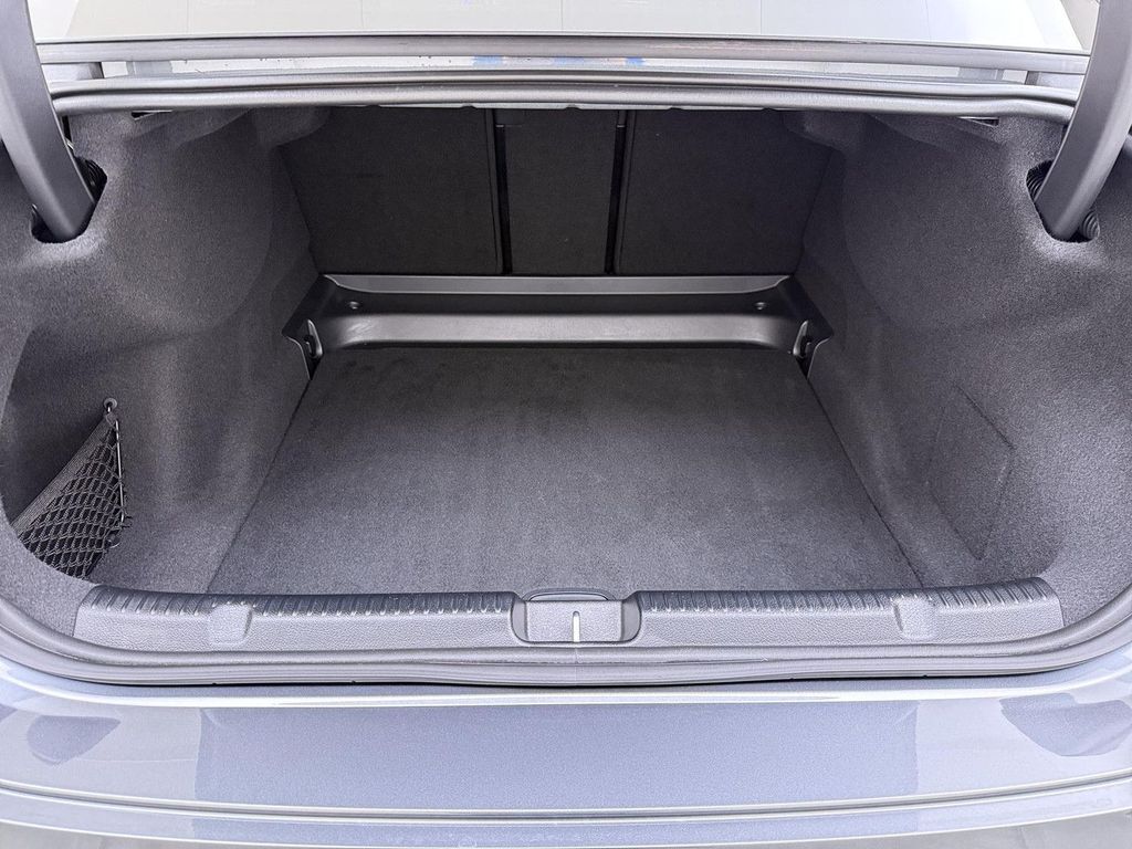 Mercedes-Benz EQE 2024