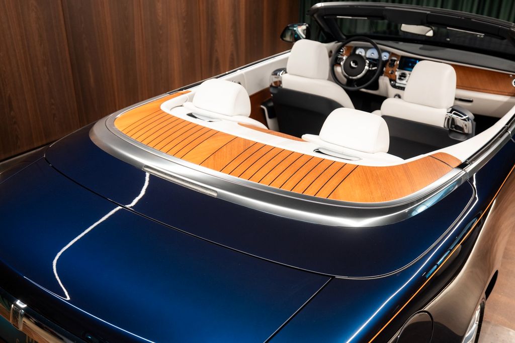 Rolls-Royce Dawn 2021