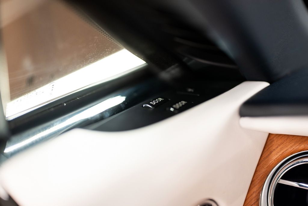 Rolls-Royce Dawn 2021