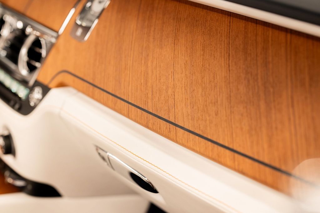 Rolls-Royce Dawn 2021