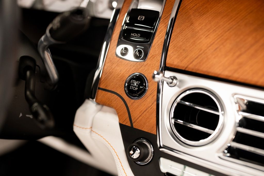 Rolls-Royce Dawn 2021