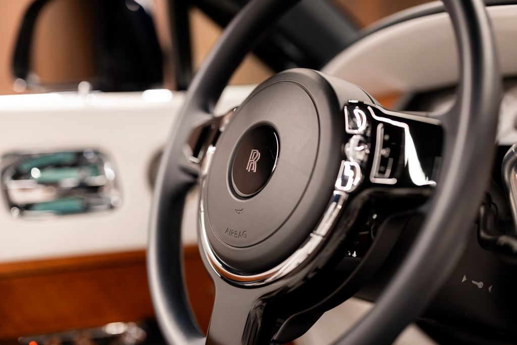 Rolls-Royce Dawn 2021