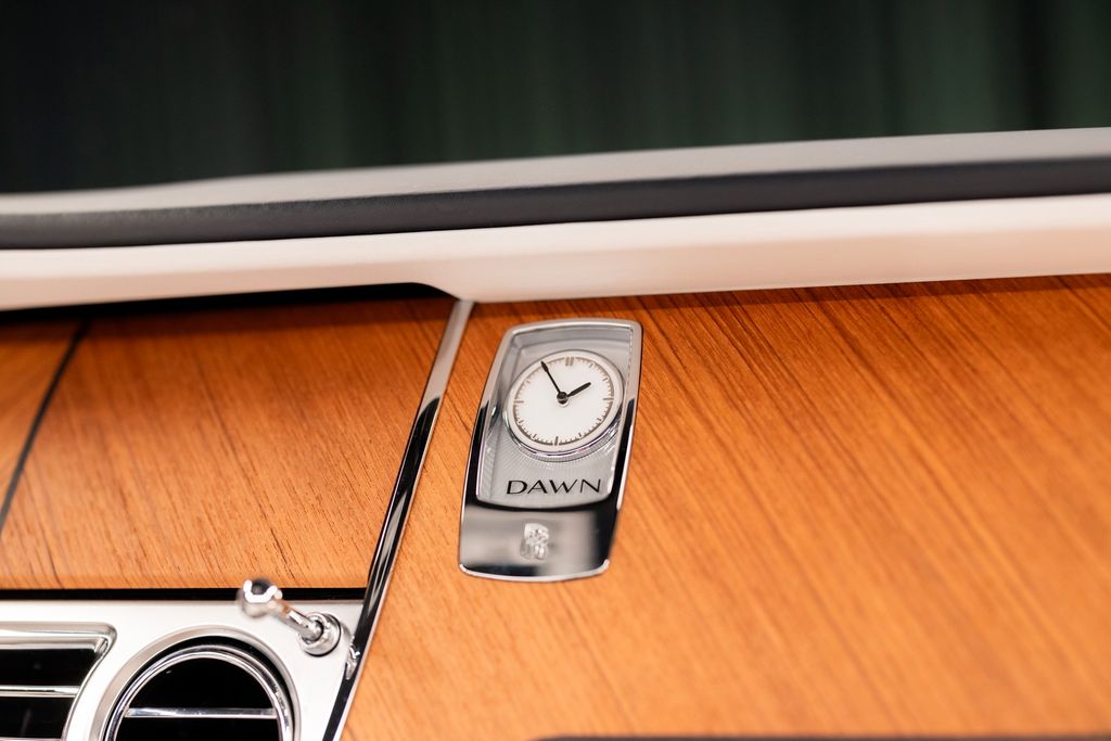 Rolls-Royce Dawn 2021