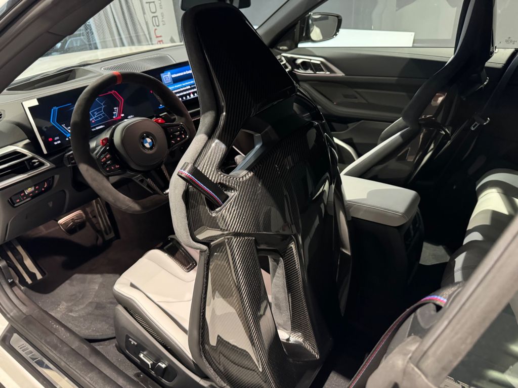 BMW M4 2025