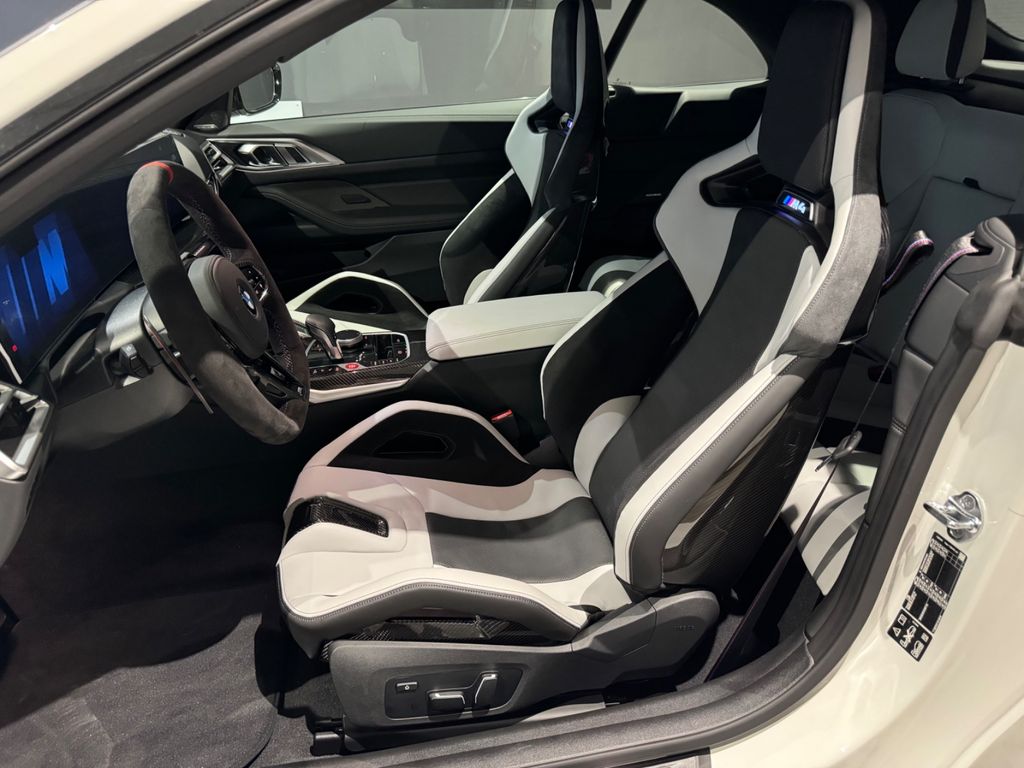 BMW M4 2025