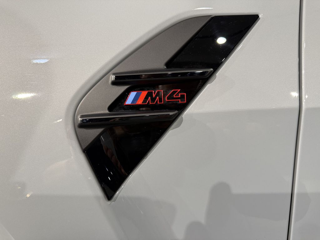 BMW M4 2025