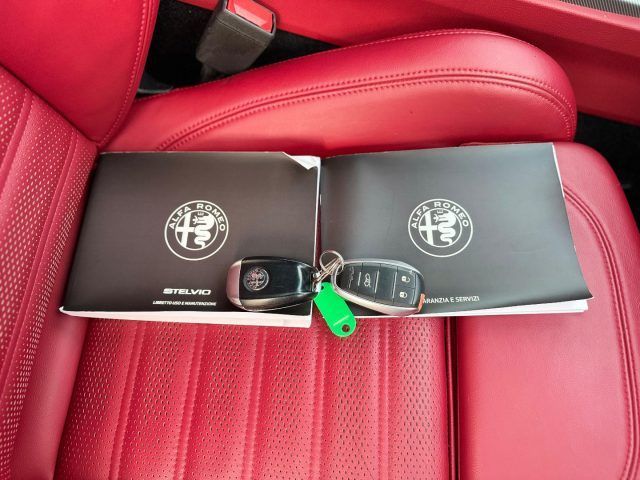 Alfa Romeo Stelvio 2021