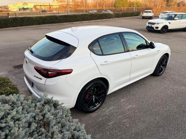 Alfa Romeo Stelvio 2021