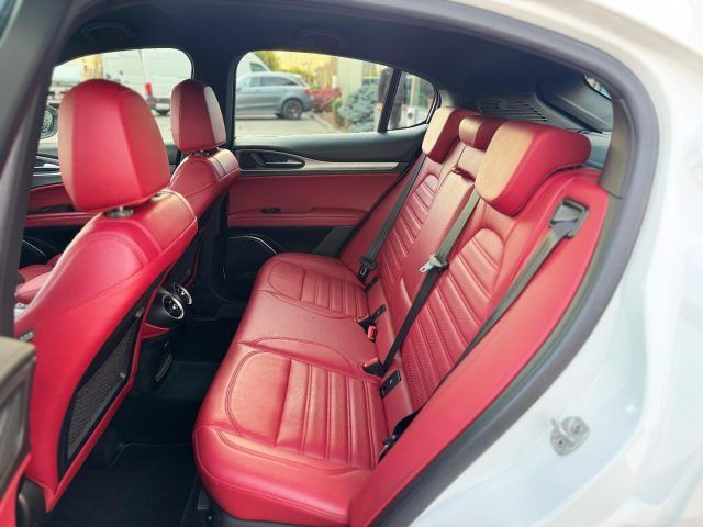 Alfa Romeo Stelvio 2021