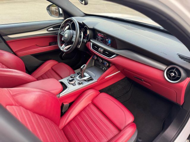 Alfa Romeo Stelvio 2021