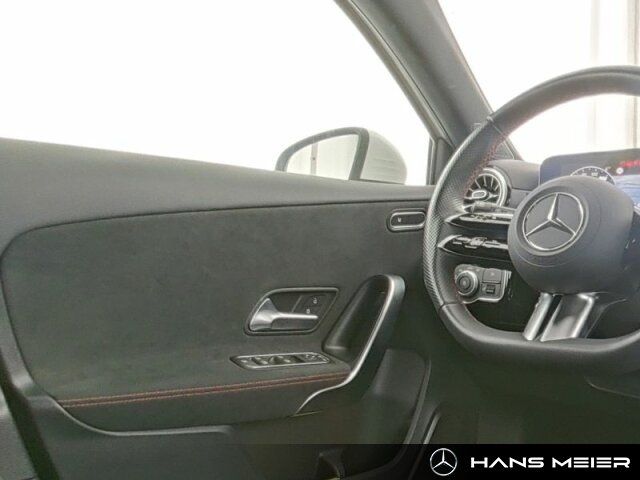 Mercedes-Benz A 200 2024