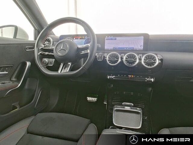 Mercedes-Benz A 200 2024
