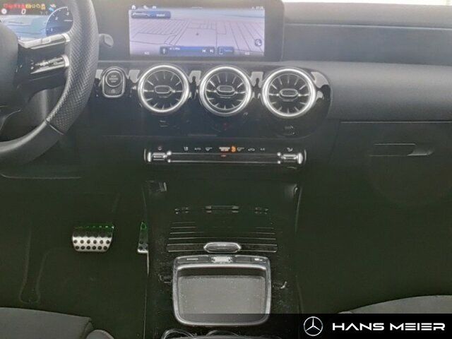 Mercedes-Benz A 200 2024