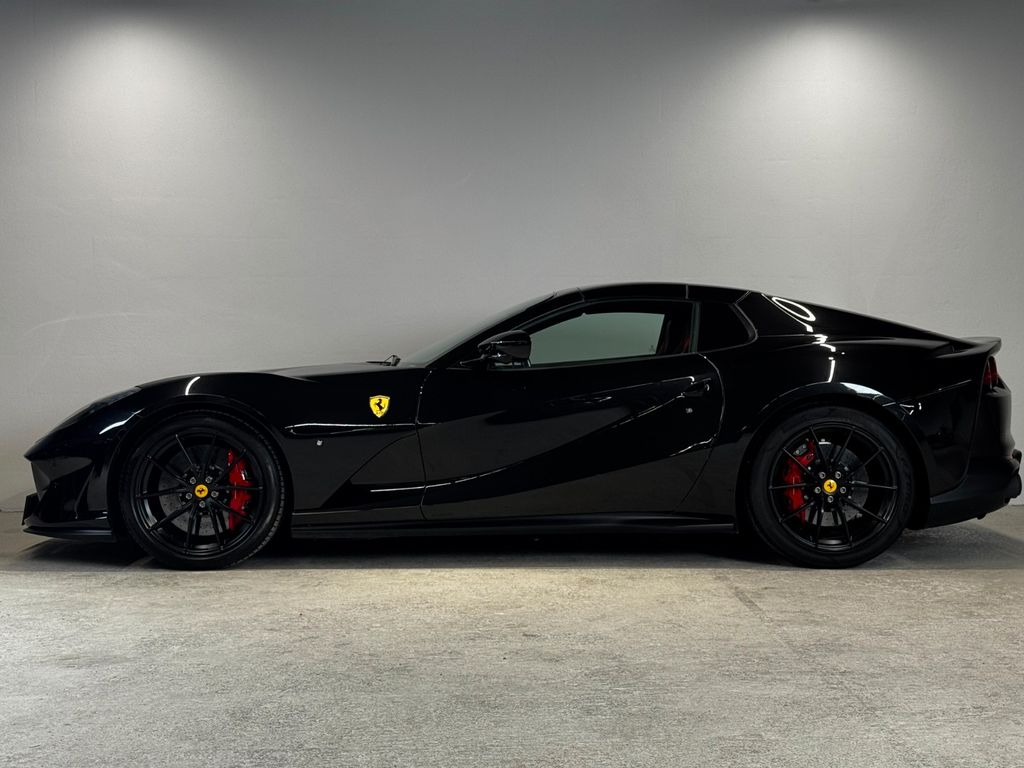 Ferrari 812 2021