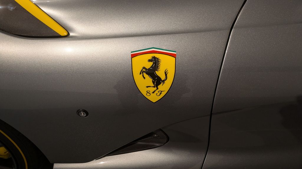 Ferrari 812 2023