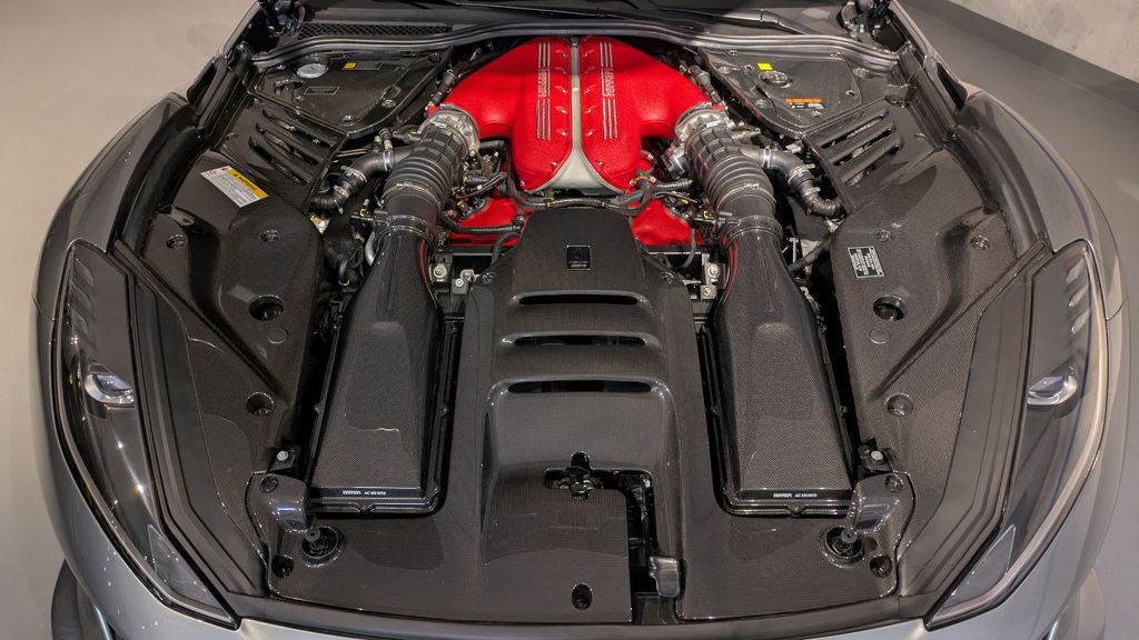 Ferrari 812 2023