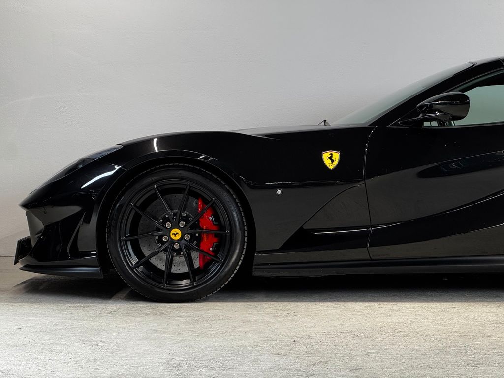 Ferrari 812 2021