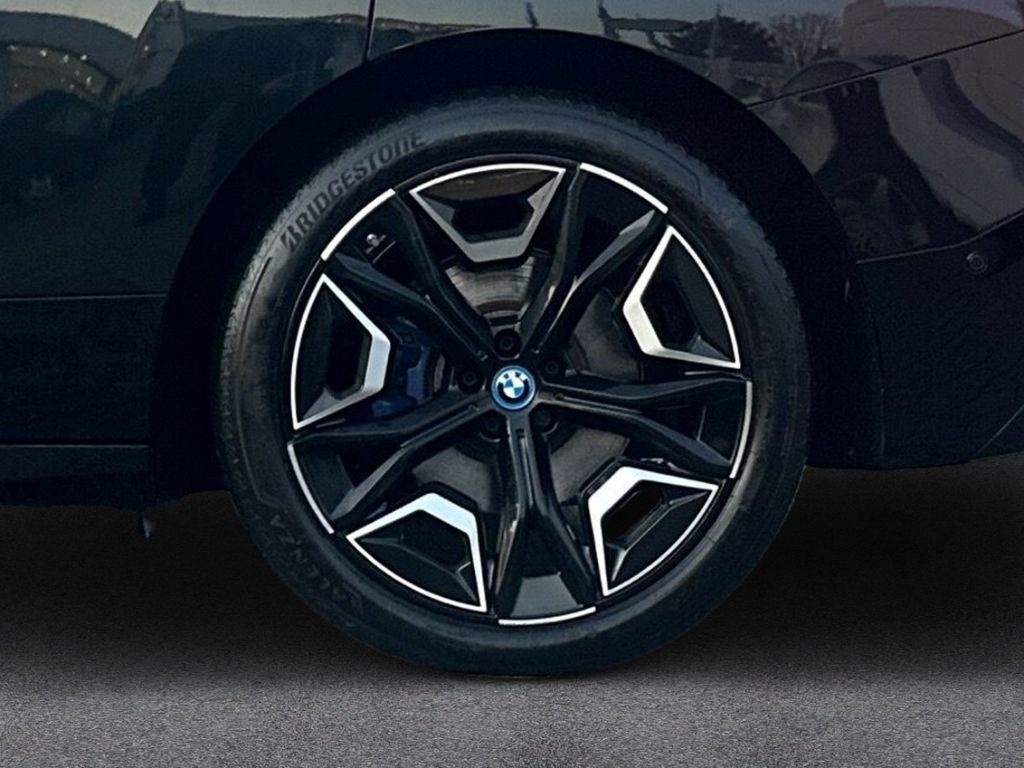 BMW iX 2023