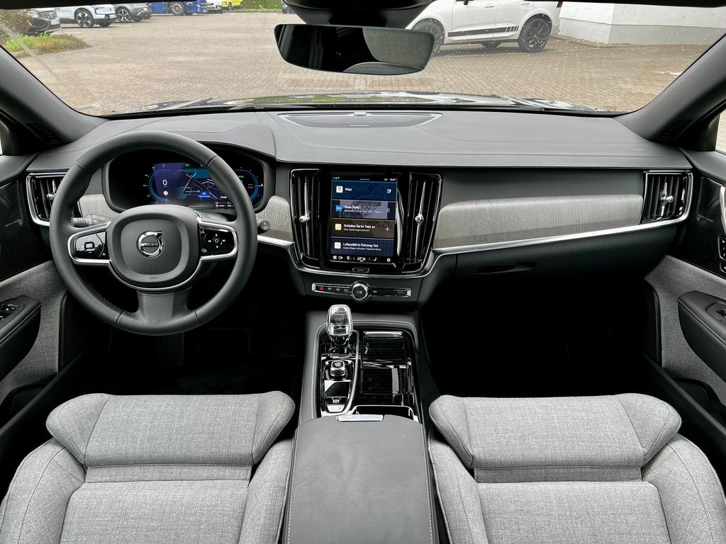 Volvo V90 2023