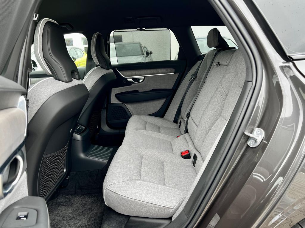 Volvo V90 2023