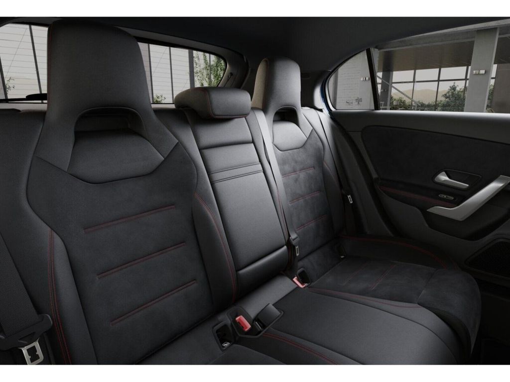 Mercedes-Benz A 200 2025