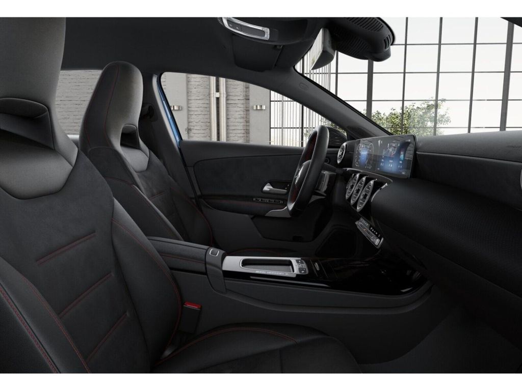 Mercedes-Benz A 200 2025