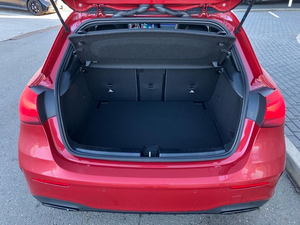 Mercedes-Benz A 200 2025