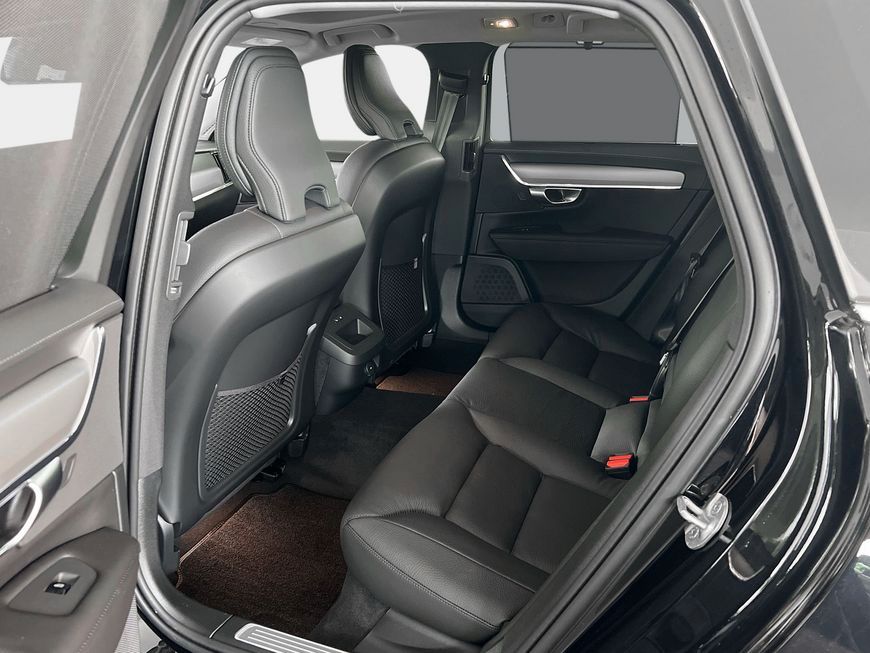 Volvo V90 2024