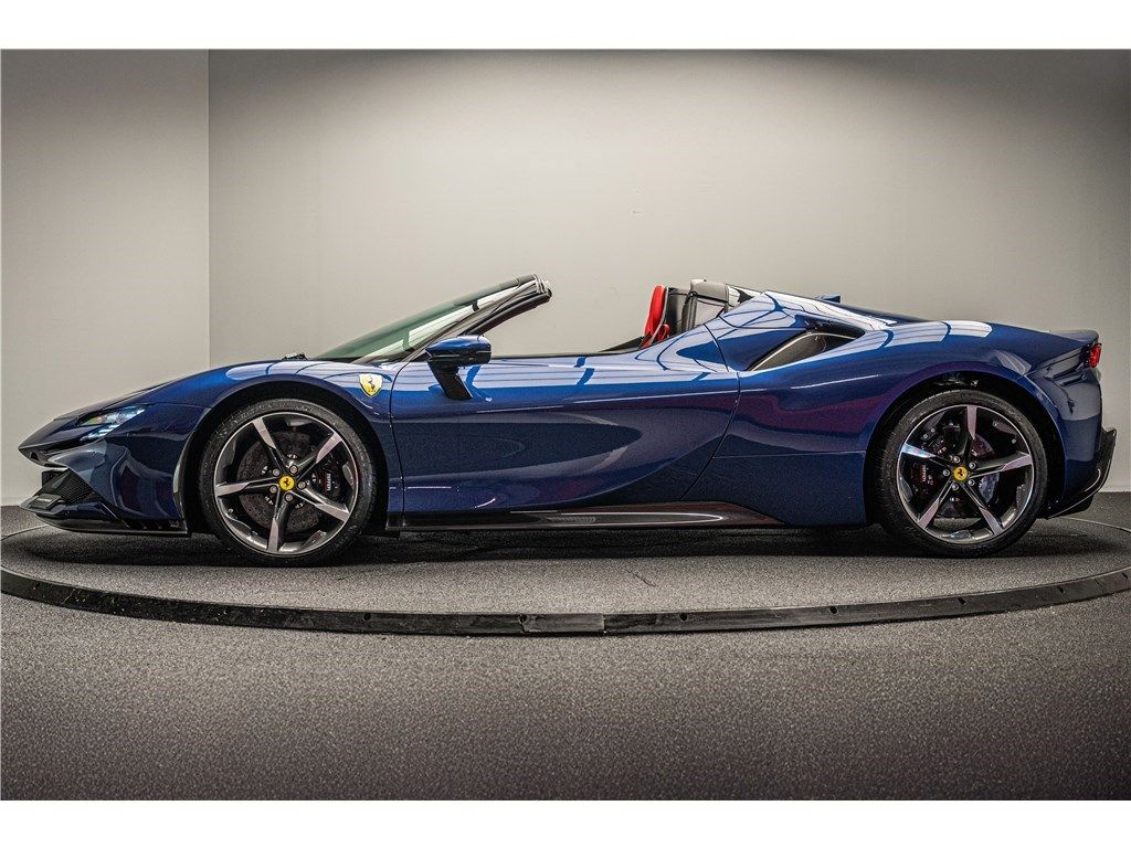 Ferrari SF90 2024