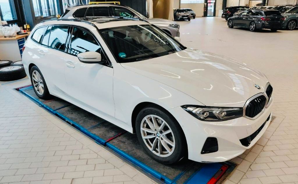 BMW 320 2024
