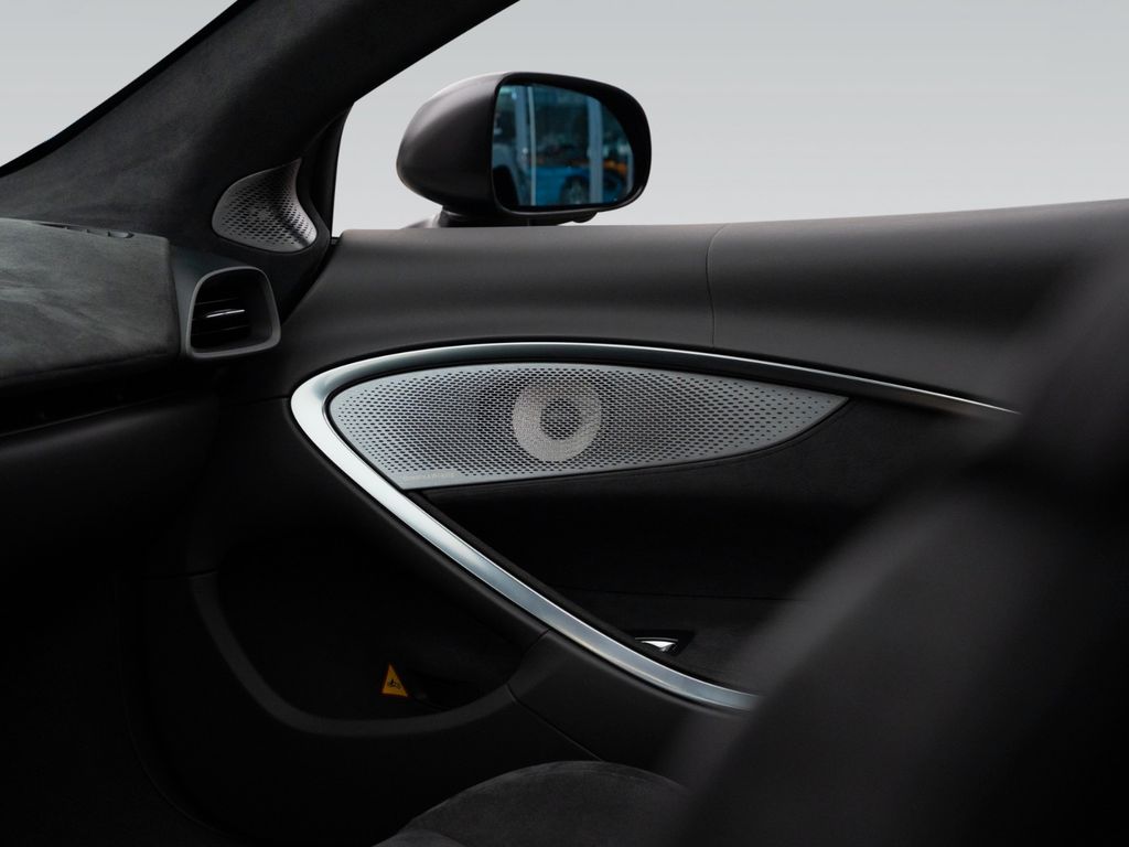 McLaren Artura 2025