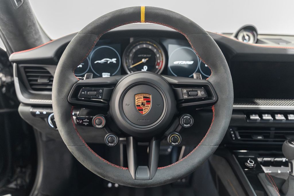Porsche 992 2025