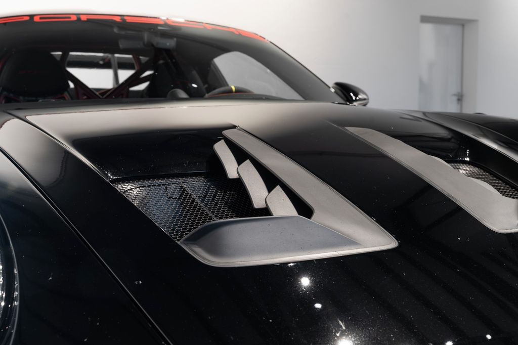 Porsche 992 2025