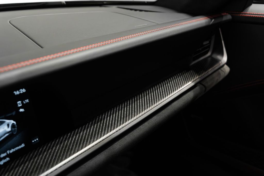 Porsche 992 2025