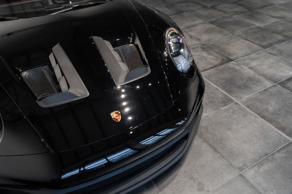 Porsche 992 2025