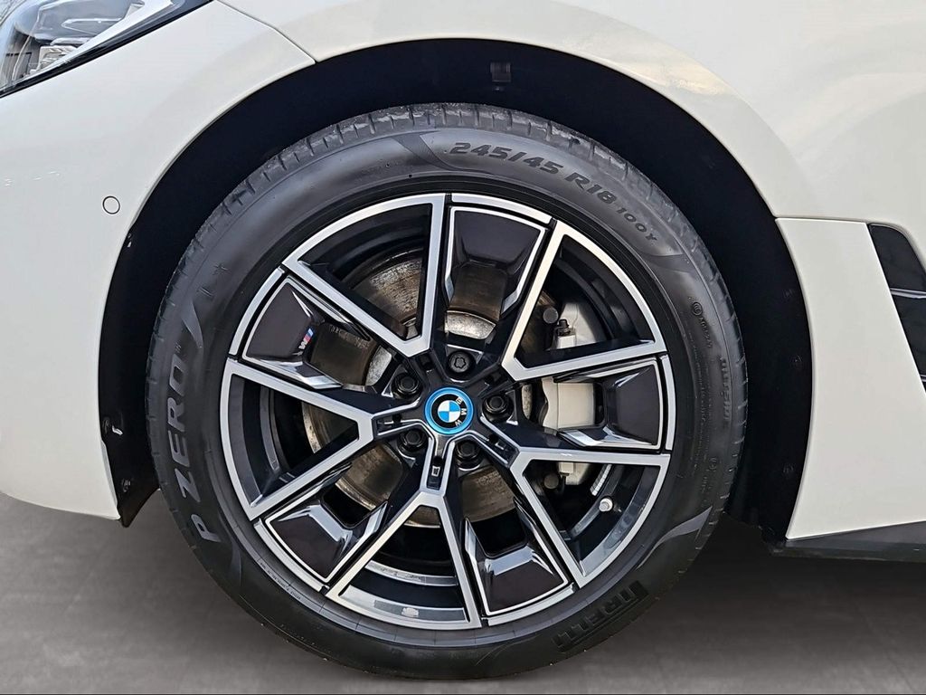 BMW i4 2023