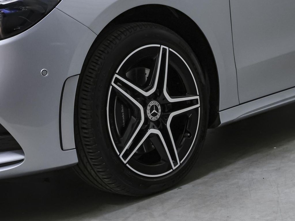 Mercedes-Benz B 250 2025
