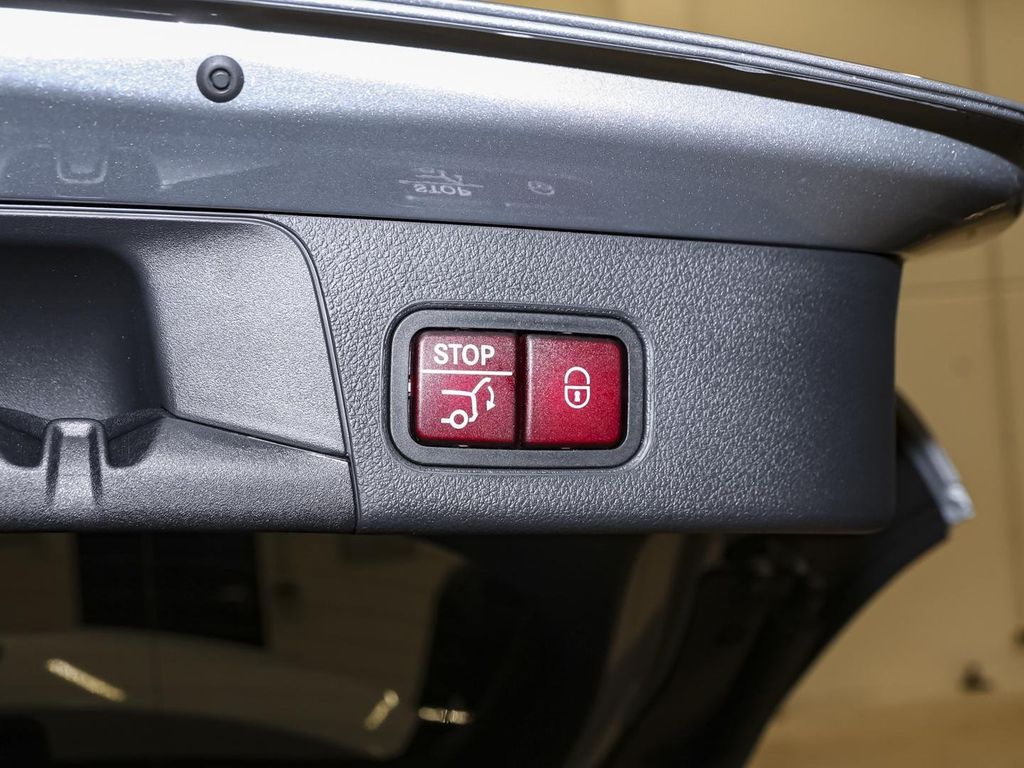 Mercedes-Benz B 250 2025