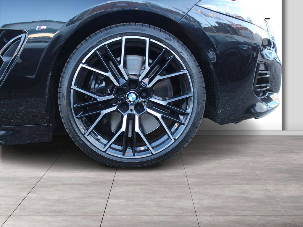 BMW M850 2022