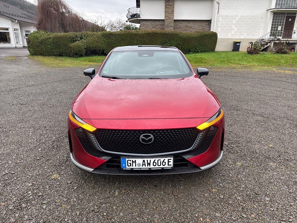 Mazda 6e 2025
