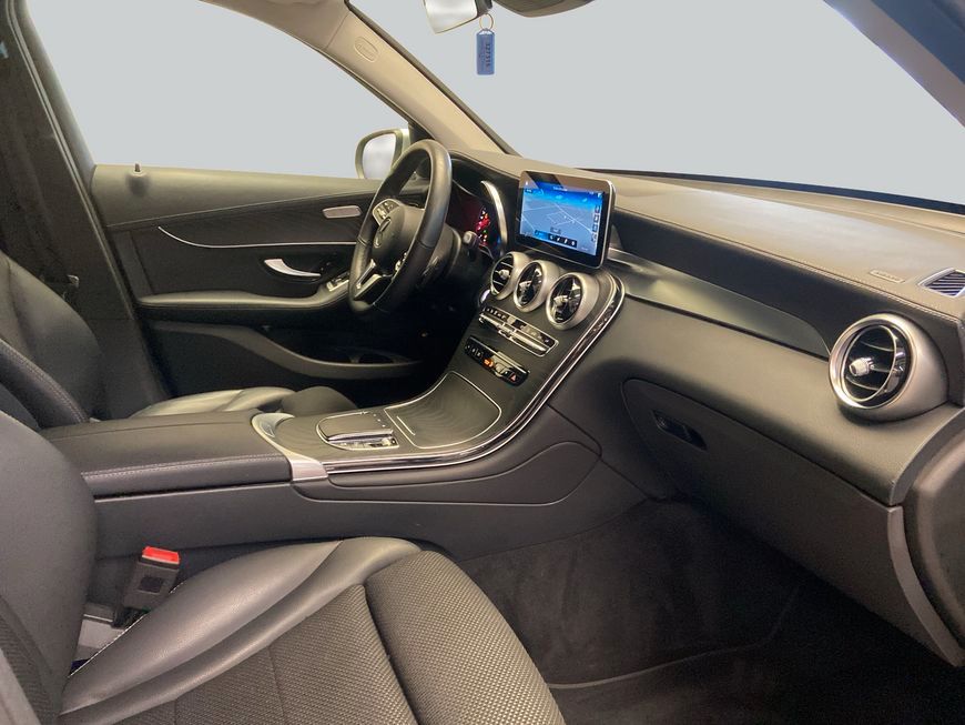 Mercedes-Benz GLC 300 2021