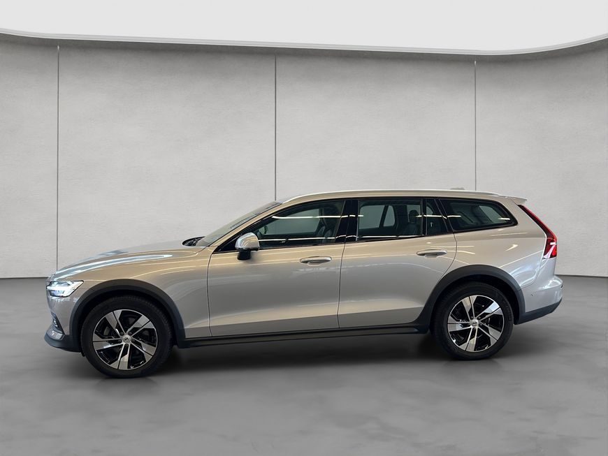 Volvo V60 Cross Country 2024
