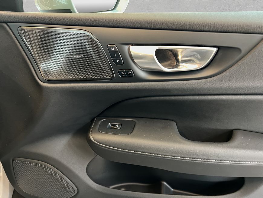 Volvo V60 Cross Country 2024