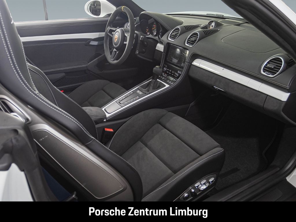 Porsche Boxster 2025